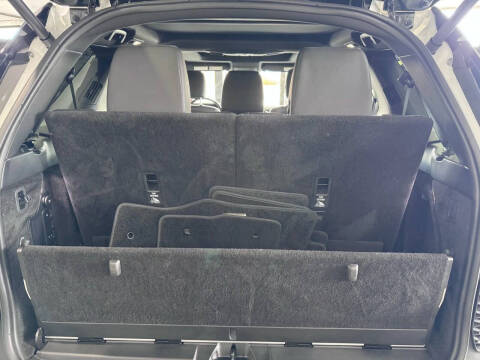 2020 Land Rover Discovery Landmark Edition