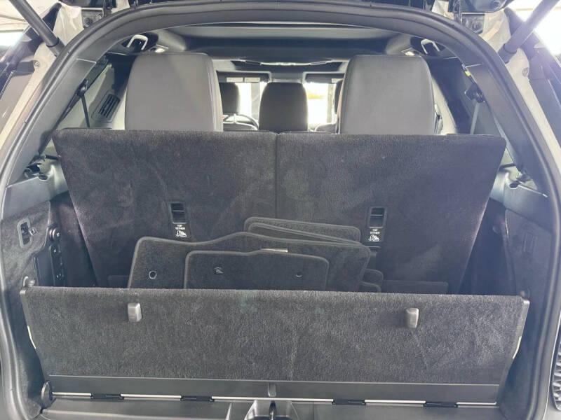 2020 Land Rover Discovery Landmark Edition