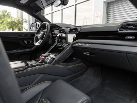 2022 Lamborghini Urus