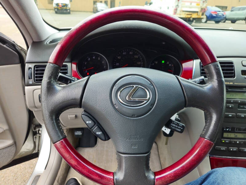 2004 Lexus ES 330