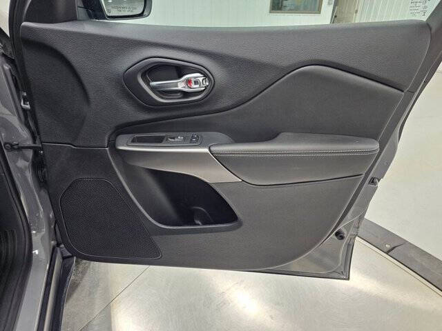 2021 Jeep Cherokee Freedom