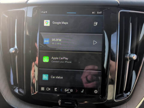 2025 Volvo XC60 T8 Plus Dark Theme