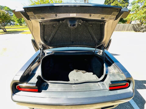 2015 Dodge Challenger SXT