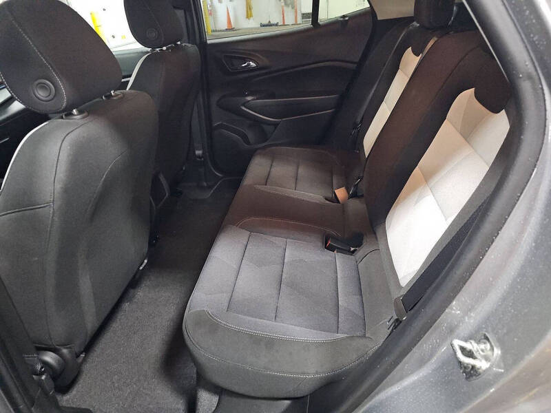 2025 Chevrolet Trax LS
