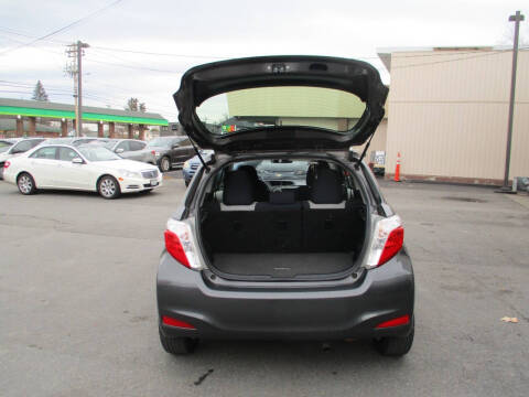 2012 Toyota Yaris 3-Door LE