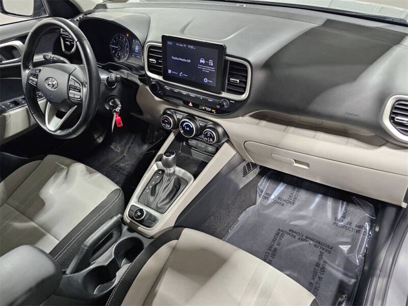 2022 Hyundai Venue SEL