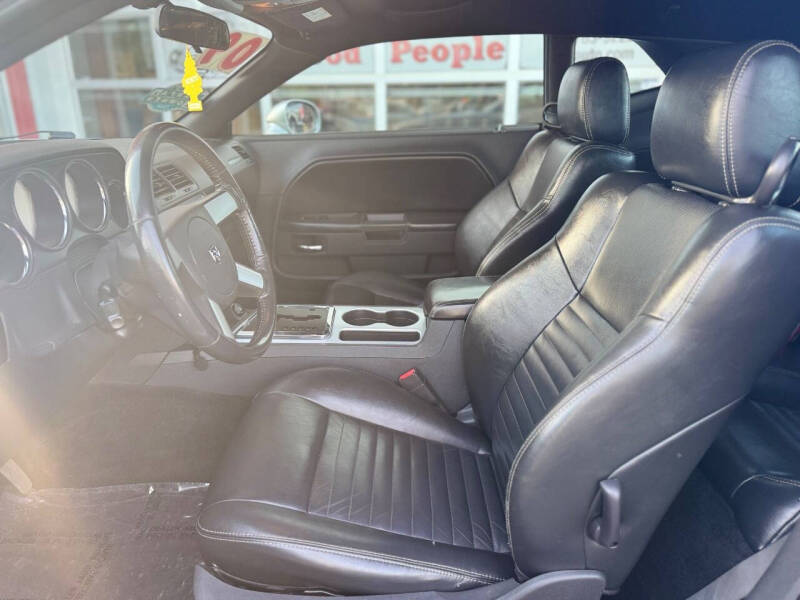 2009 Dodge Challenger SE