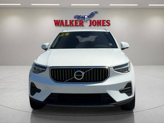 2024 Volvo XC40 B5 Core Bright Theme