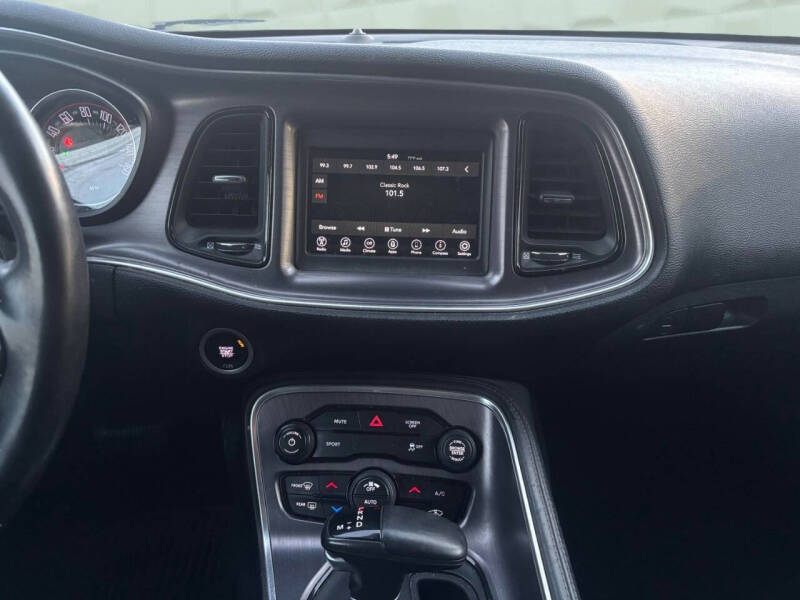 2018 Dodge Challenger SXT