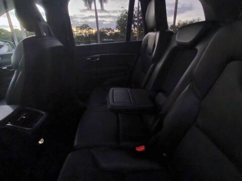 2020 Volvo XC90 T5 Momentum