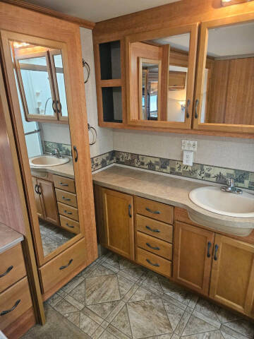 2008 Fleetwood RV Bounder 35E