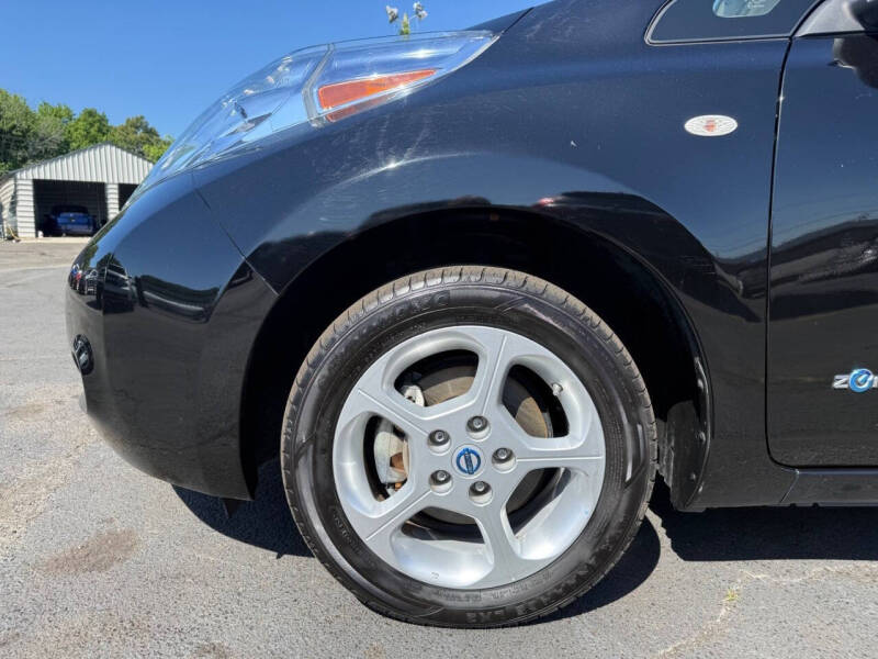 2011 Nissan LEAF SL
