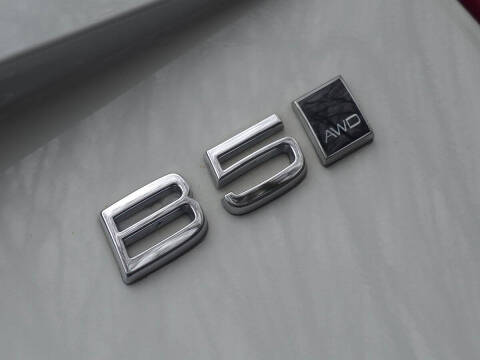 2024 Volvo XC90 B5 Core Bright Theme