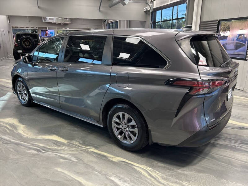 2021 Toyota Sienna XLE 7-Passenger