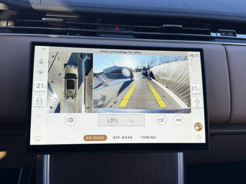 2025 Land Rover Range Rover P400 SE LWB