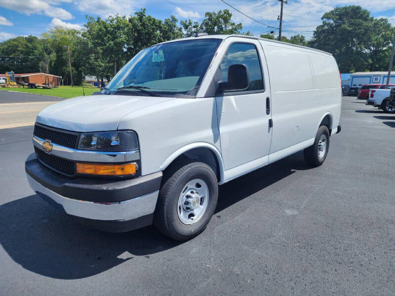 2025 Chevrolet Express Cargo Work Van's photo
