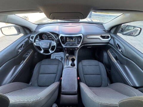 2017 GMC Acadia SLE-2