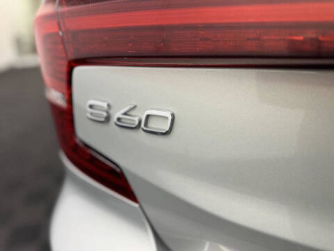 2024 Volvo S60 B5 Plus Dark Theme