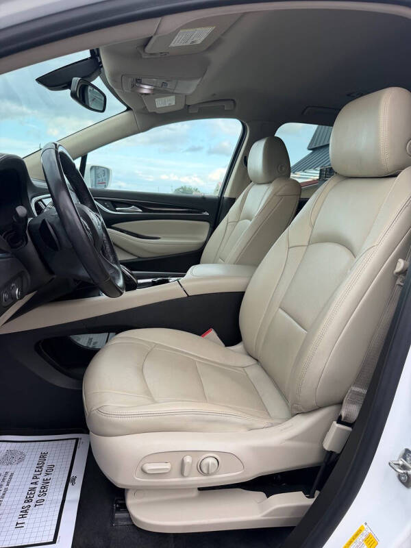 2021 Buick Enclave Essence