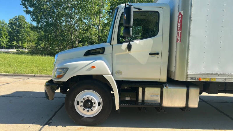 2015 Hino 268