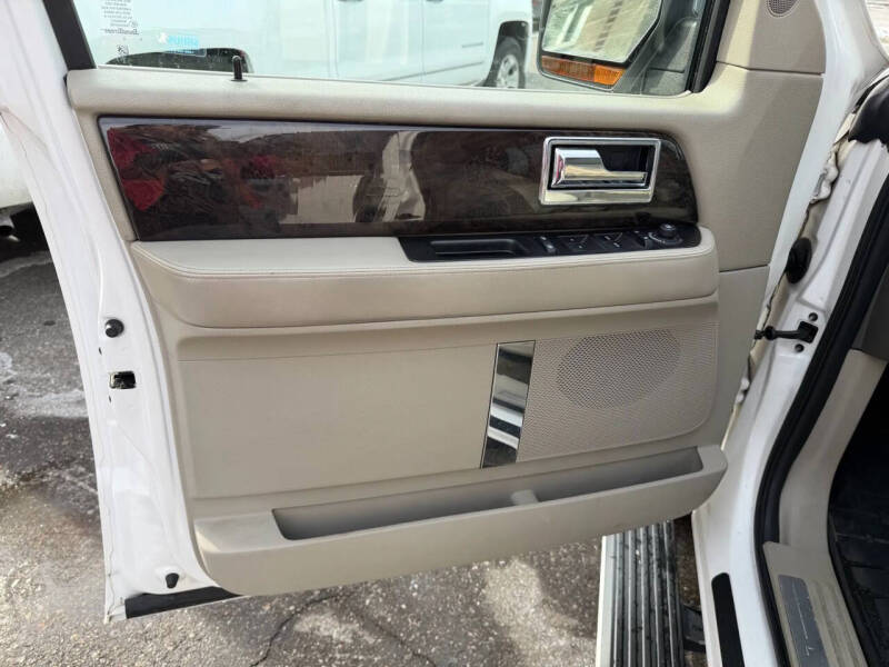 2016 Lincoln Navigator Select