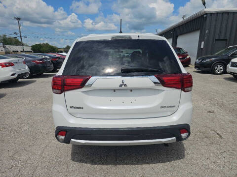 2016 Mitsubishi Outlander ES