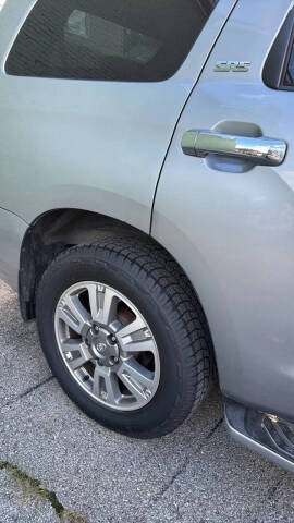 2008 Toyota Sequoia SR5