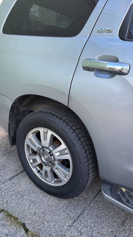 2008 Toyota Sequoia SR5