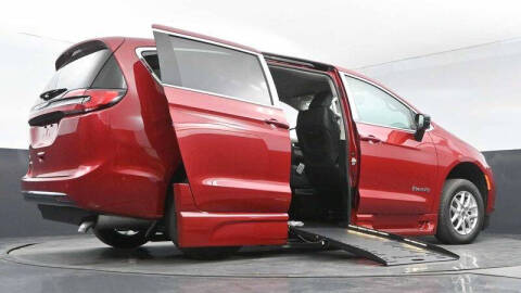 2024 Chrysler Pacifica Touring L