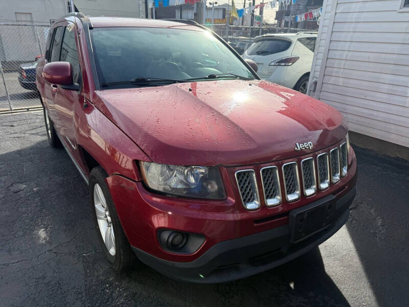 2014 Jeep Compass Latitude photo 3