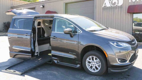 2020 Chrysler Pacifica for sale at A&J Mobility in Valders WI