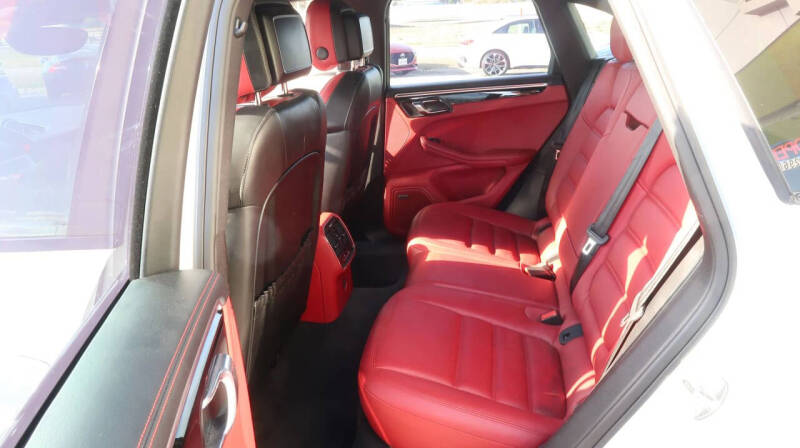 2018 Porsche Macan S