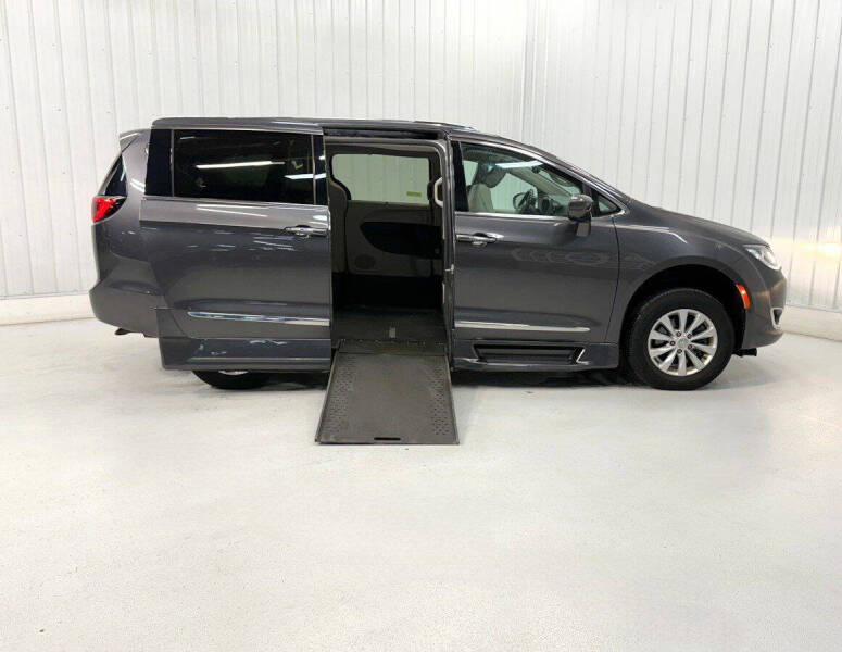 2019 Chrysler Pacifica Touring L