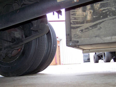 2002 Freightliner FL70