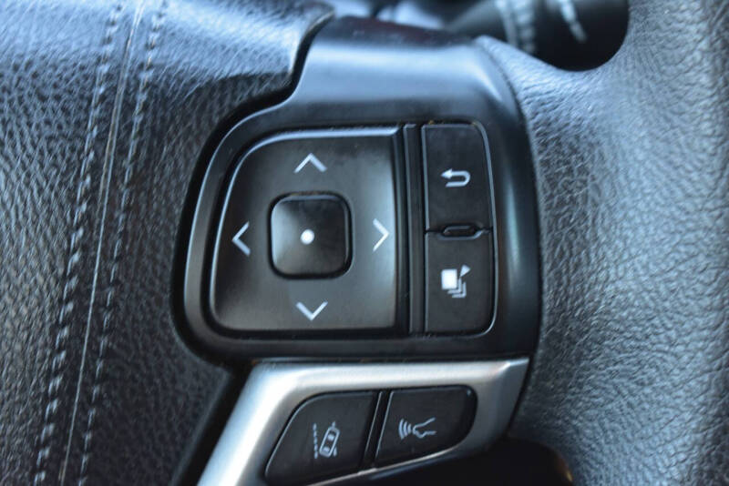 2017 Toyota Highlander LE