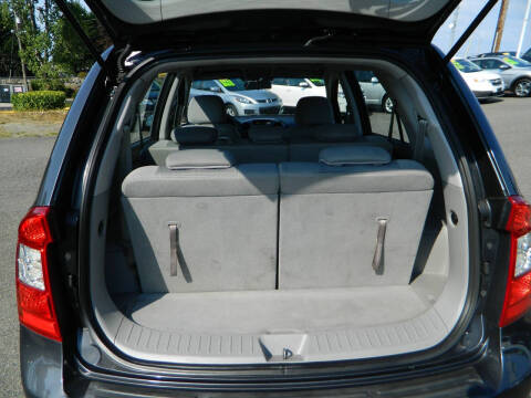 2008 Kia Rondo LX