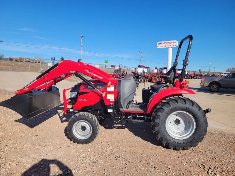 2025 Mahindra 1640 Shuttle