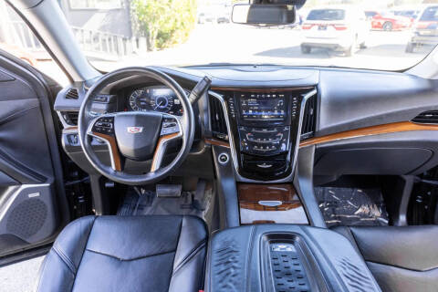 2017 Cadillac Escalade Luxury