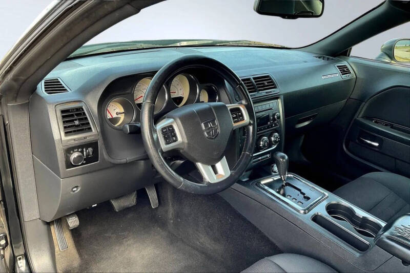 2012 Dodge Challenger SXT