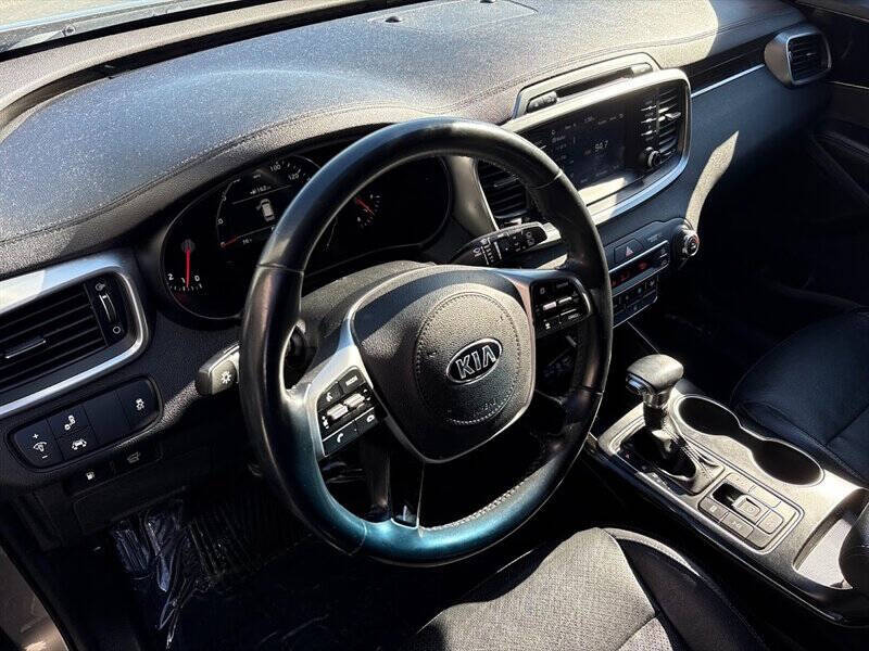 2019 Kia Sorento EX V6