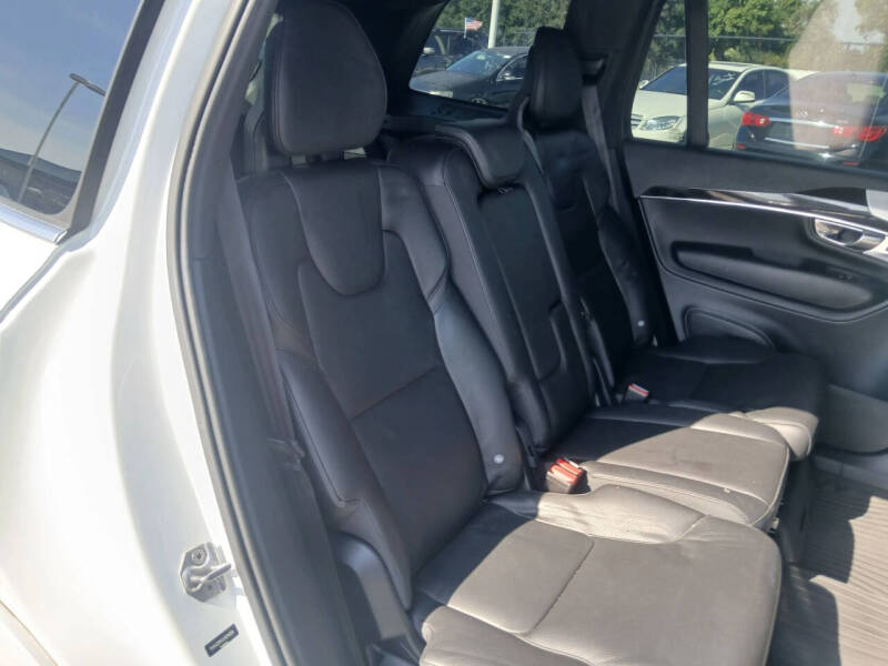 2018 Volvo XC90 T6 Momentum