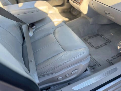 2011 Cadillac DTS Luxury Collection