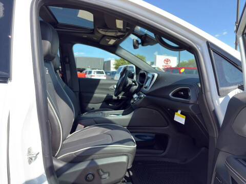 2027 Chrysler Pacifica Limited
