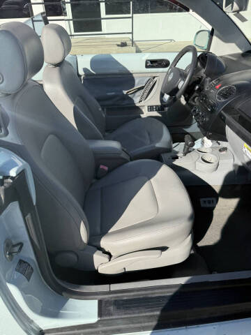 2005 Volkswagen New Beetle Convertible GL