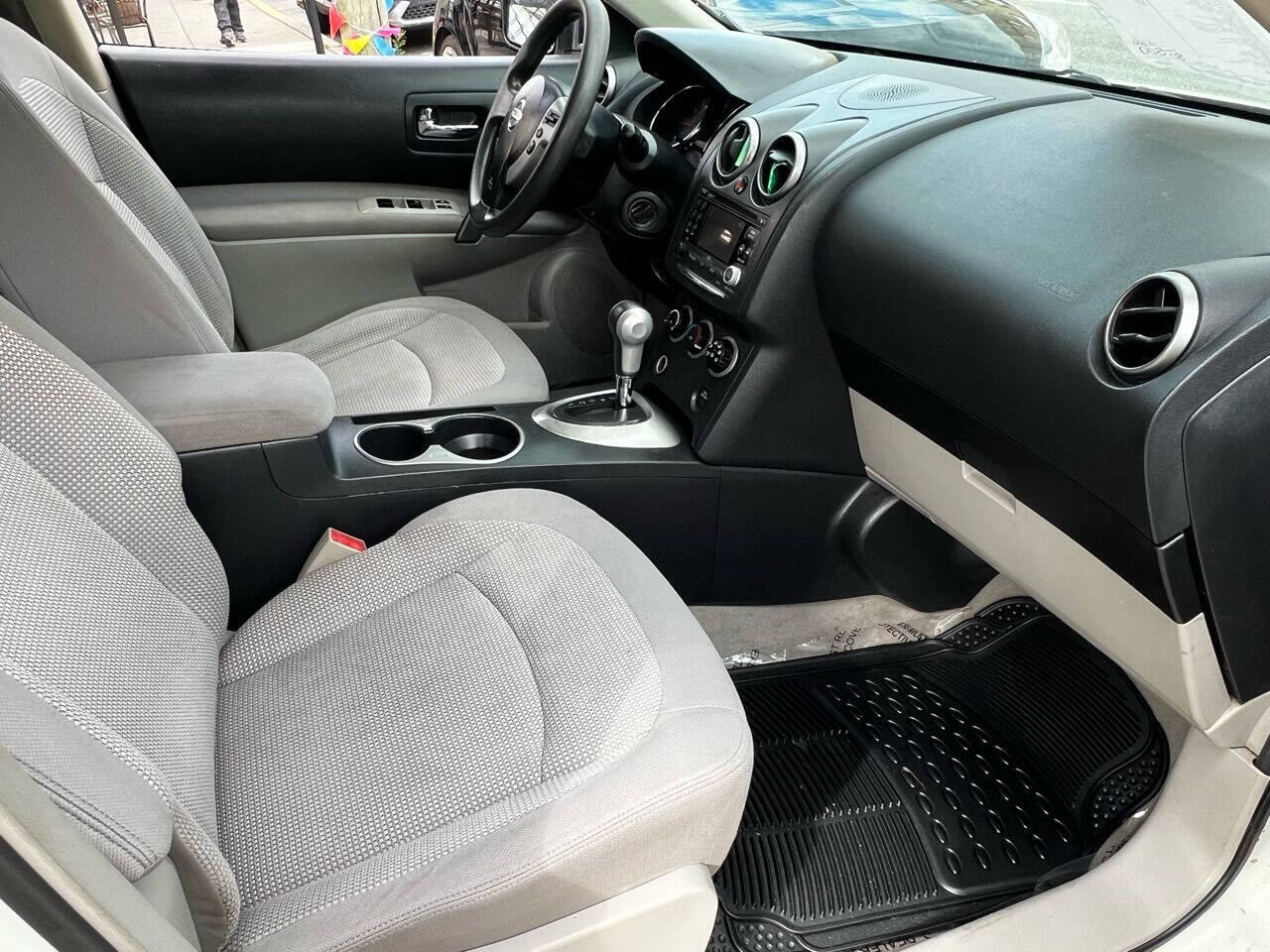 2011 Nissan Rogue SV AWD 4dr Crossover - Off White exterior view 13