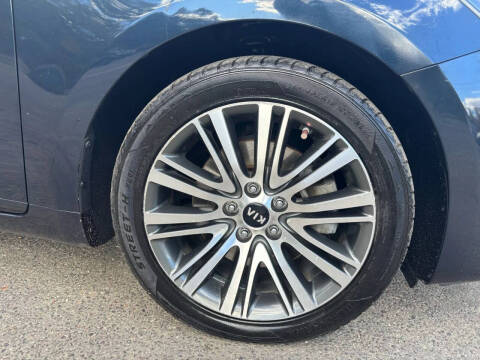 2018 Kia Cadenza Premium