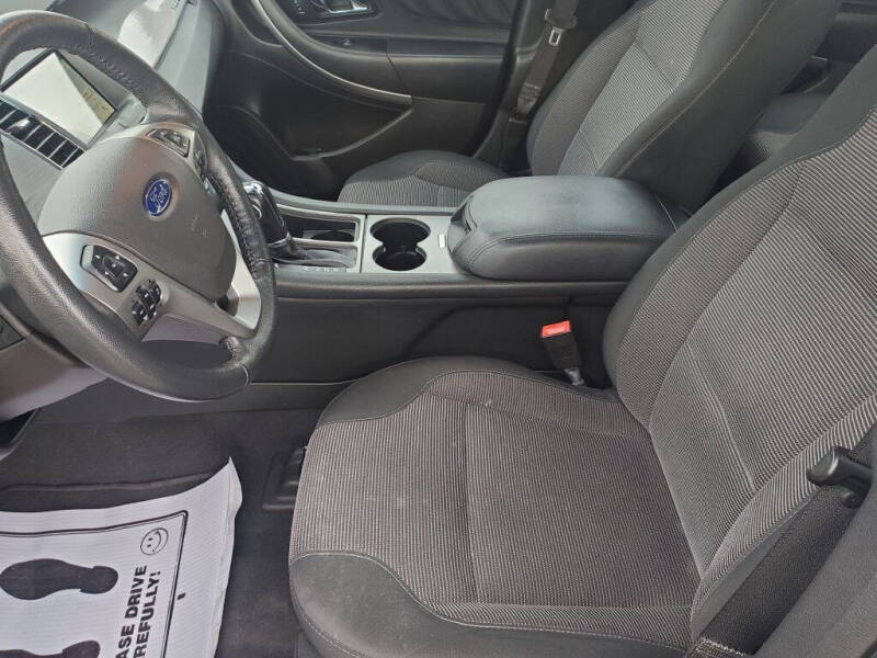 2019 Ford Taurus SEL