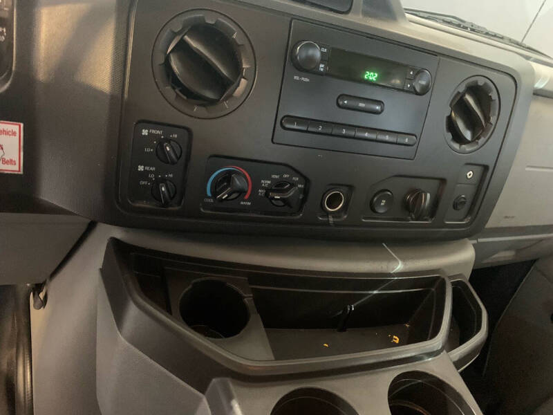 2013 Ford E-Series E-350 SD XLT