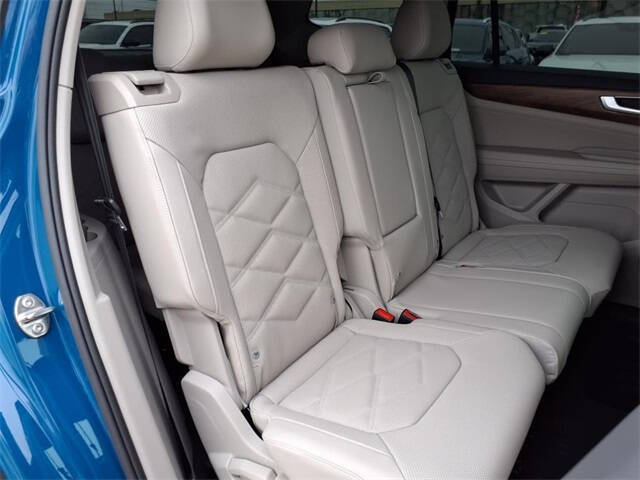 2025 Volkswagen Atlas SE