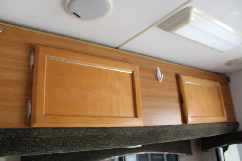 2004 Lance Lancelite 845